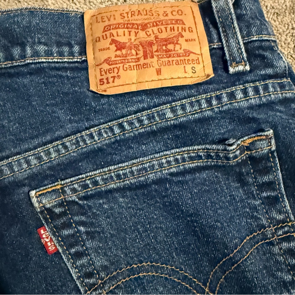 Vintage Levi’s Women’s 517 Stretch Bootcut Jeans Dark Wash / Short Length - Picture 6 of 10